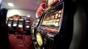 StarWin Game တွင် အထူးကျွမ်းကျင်သော တိုက်ရိုက်ကာစီနို ဒီလာများ